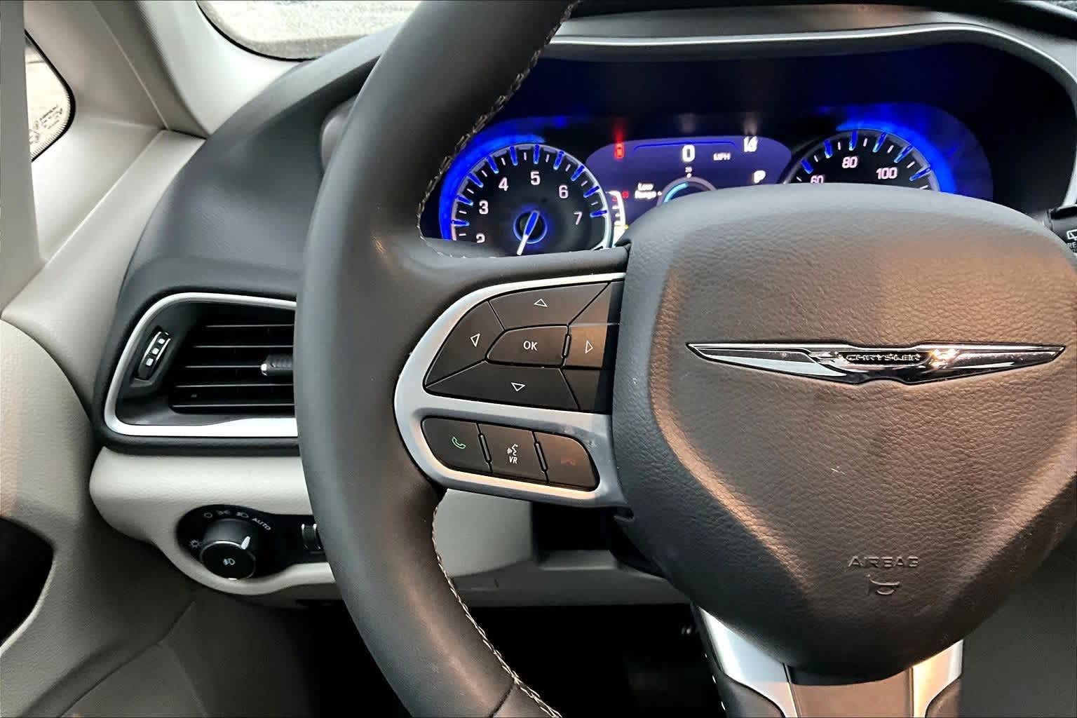 Thumbnail: 2024 Chrysler Pacifica - 24