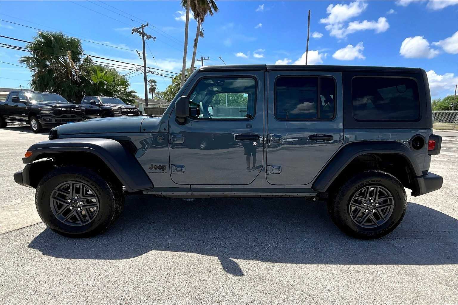 Thumbnail: 2025 Jeep Wrangler - 3