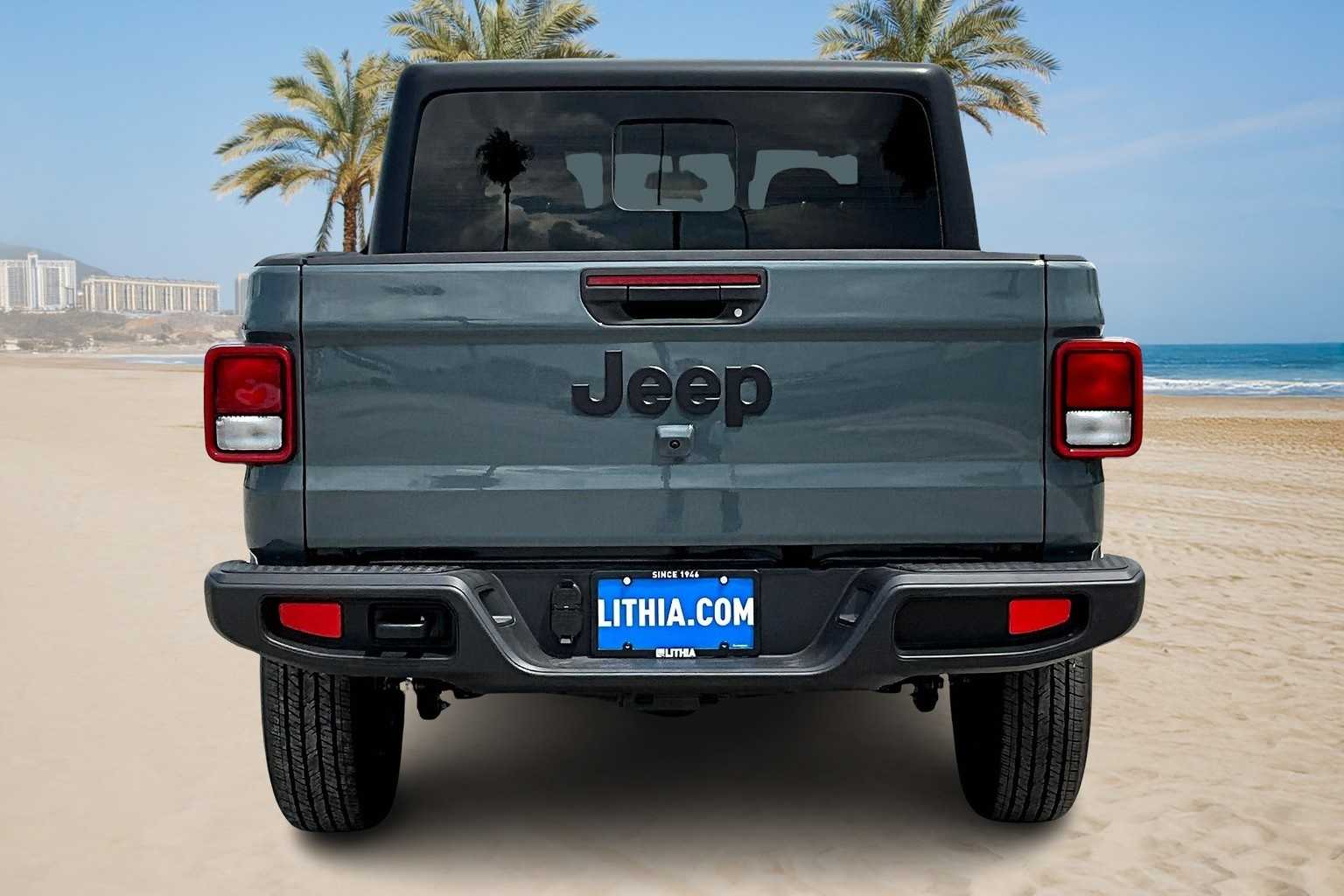 Thumbnail: 2025 Jeep Gladiator - 4