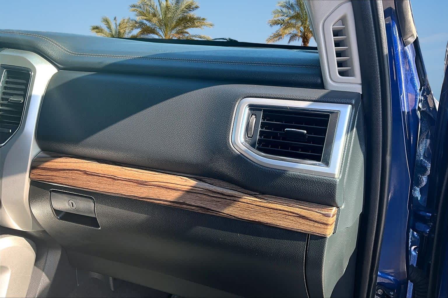 Thumbnail: 2019 Nissan Titan - 21