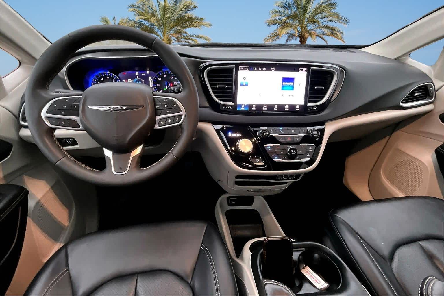 Thumbnail: 2024 Chrysler Pacifica - 10