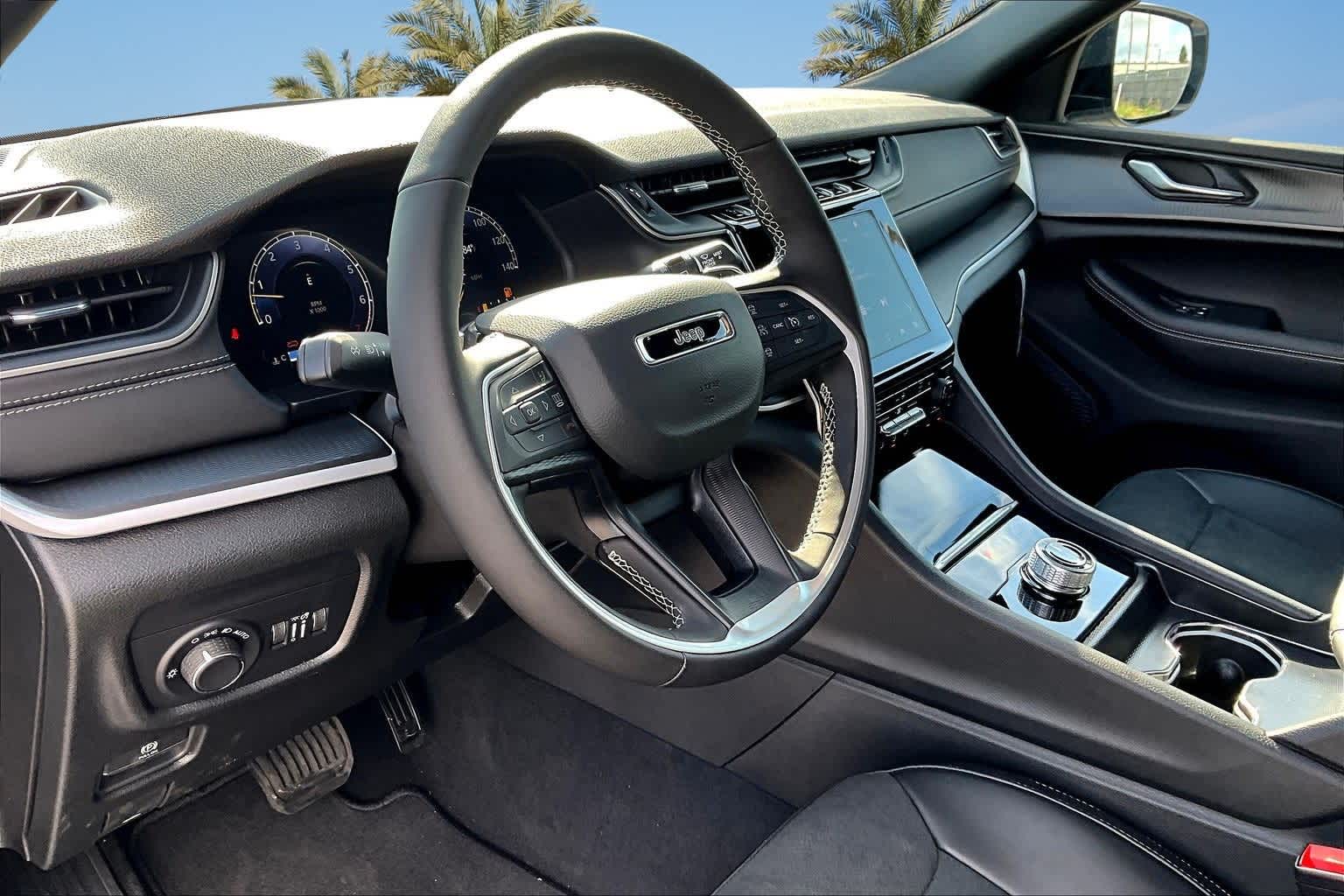 Thumbnail: 2025 Jeep Grand Cherokee - 2