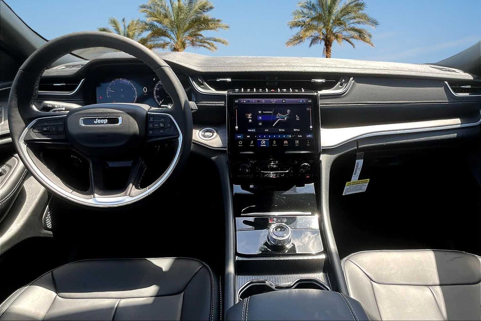 Thumbnail: 2025 Jeep Grand Cherokee - 10