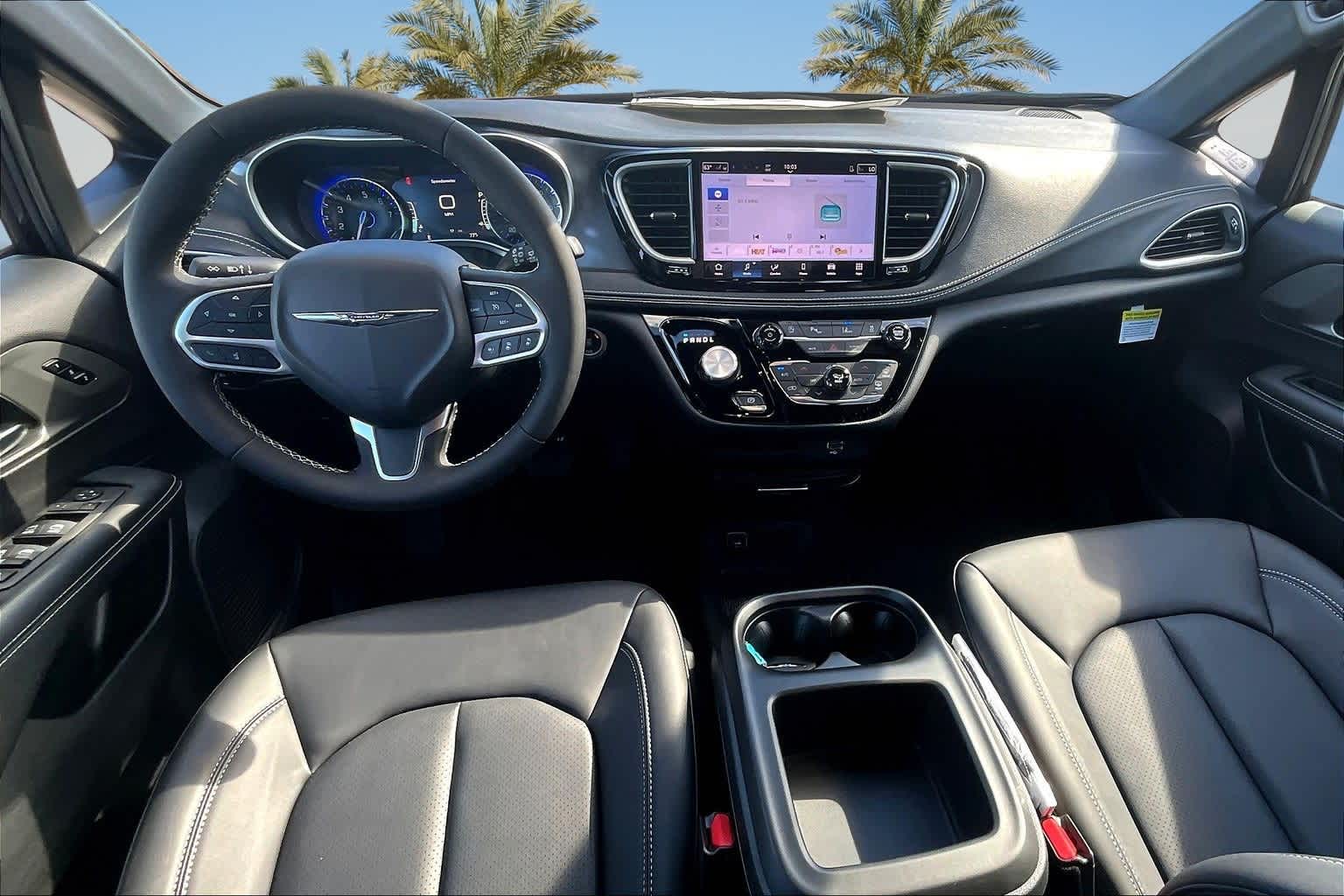 Thumbnail: 2026 Chrysler Pacifica - 10