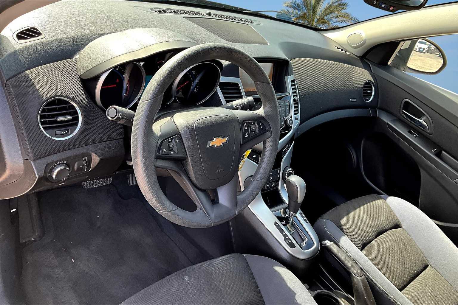 Thumbnail: 2015 Chevrolet Cruze - 2