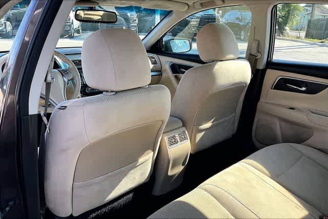 Thumbnail: 2015 Nissan Altima - 12