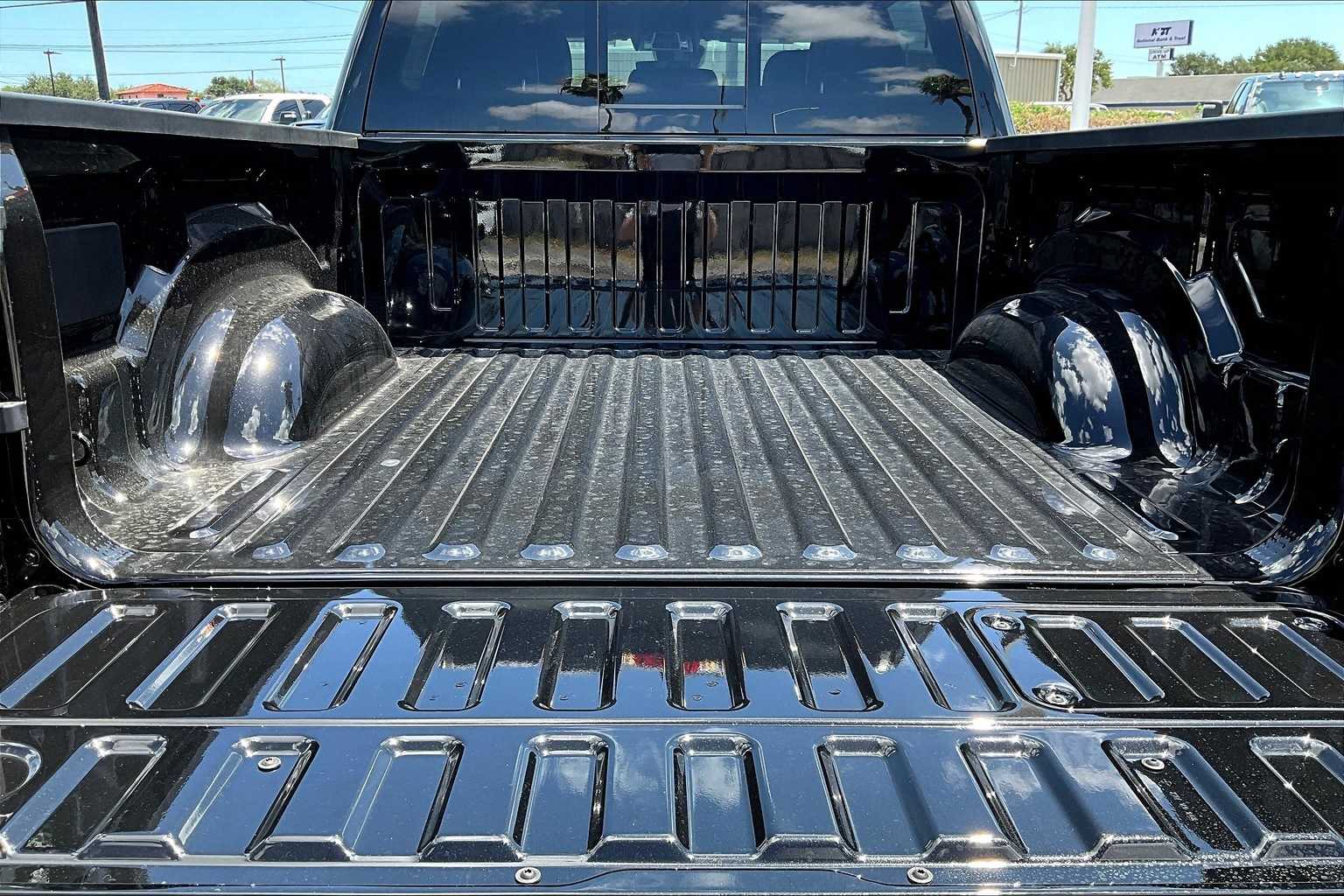 Thumbnail: 2026 RAM 1500 - 19
