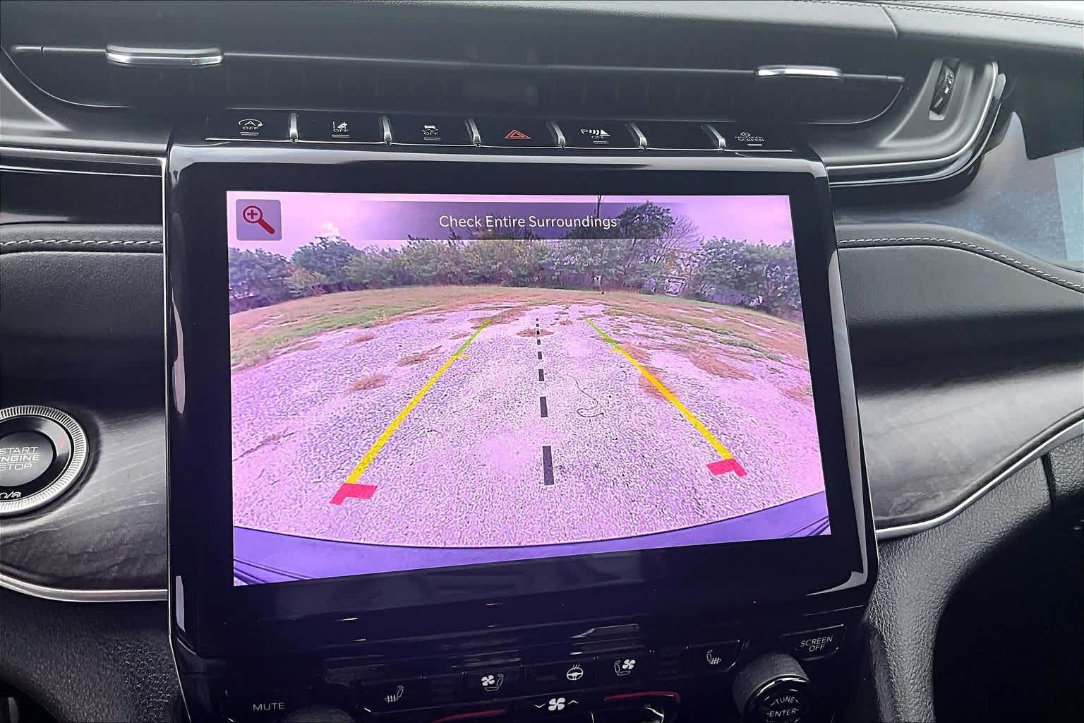 Thumbnail: 2023 Jeep Grand Cherokee - 24