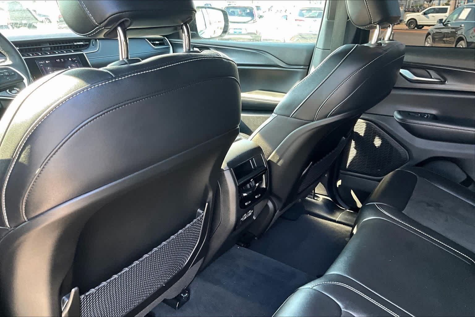 Thumbnail: 2024 Jeep Grand Cherokee - 11