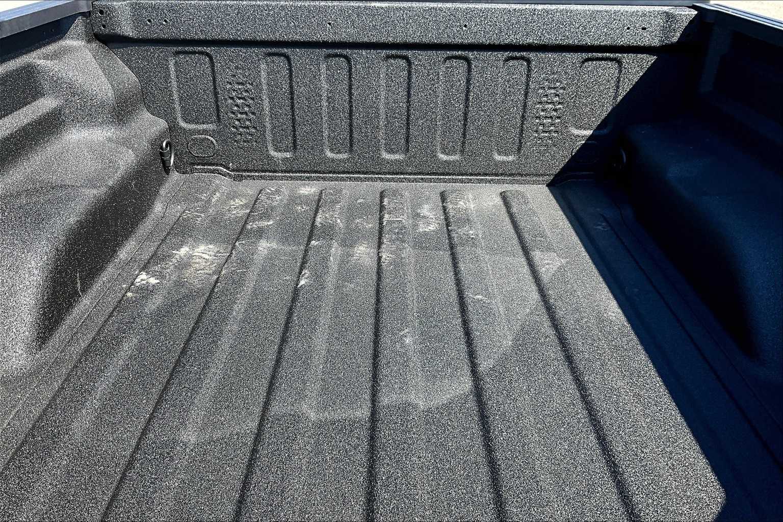 Thumbnail: 2025 Jeep Gladiator - 18