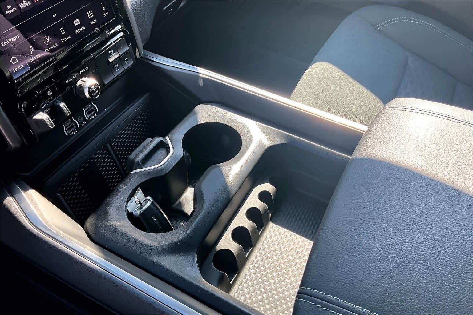 Thumbnail: 2026 RAM 1500 - 17