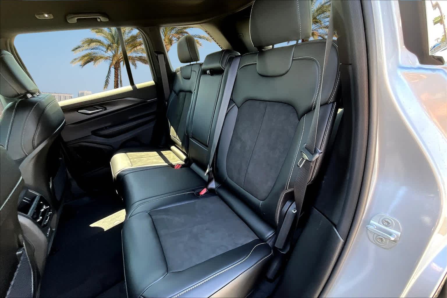 Thumbnail: 2025 Jeep Grand Cherokee - 12