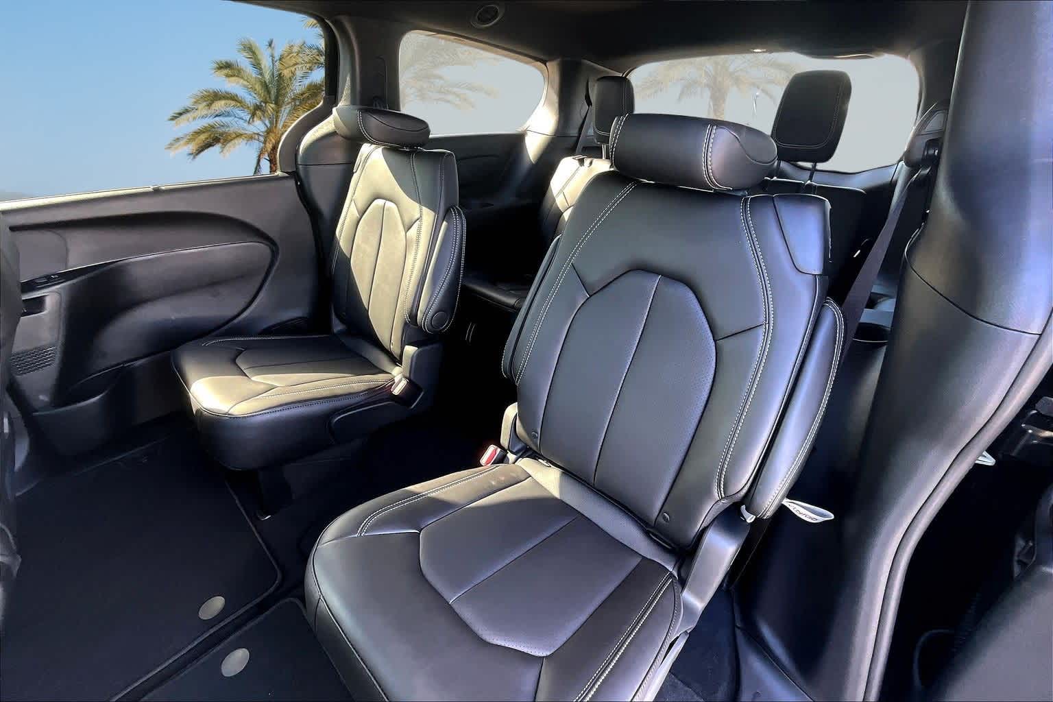 Thumbnail: 2026 Chrysler Pacifica - 13