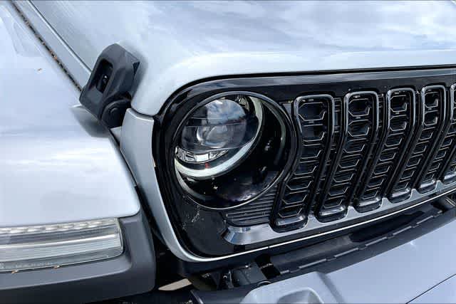 Thumbnail: 2024 Jeep Gladiator - 19