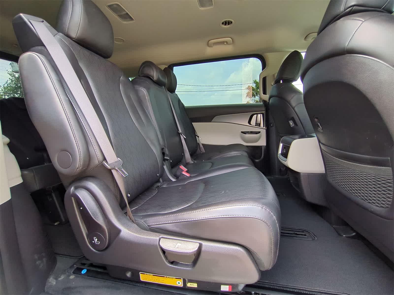 Thumbnail: 2023 Kia Carnival - 20