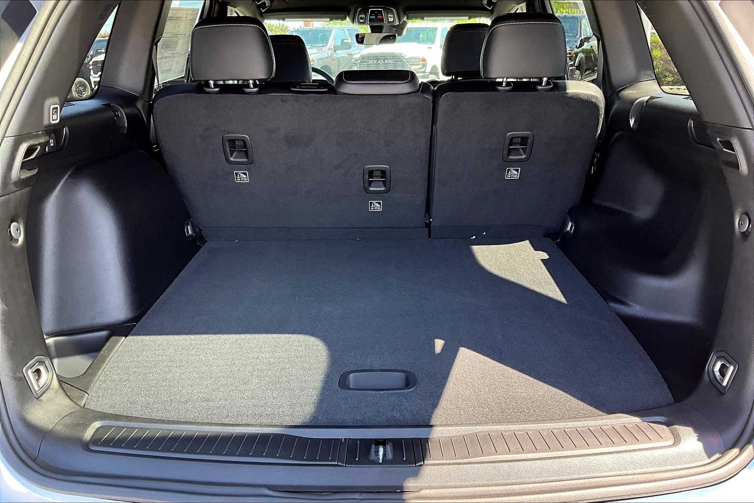 Thumbnail: 2025 Jeep Grand Cherokee - 18