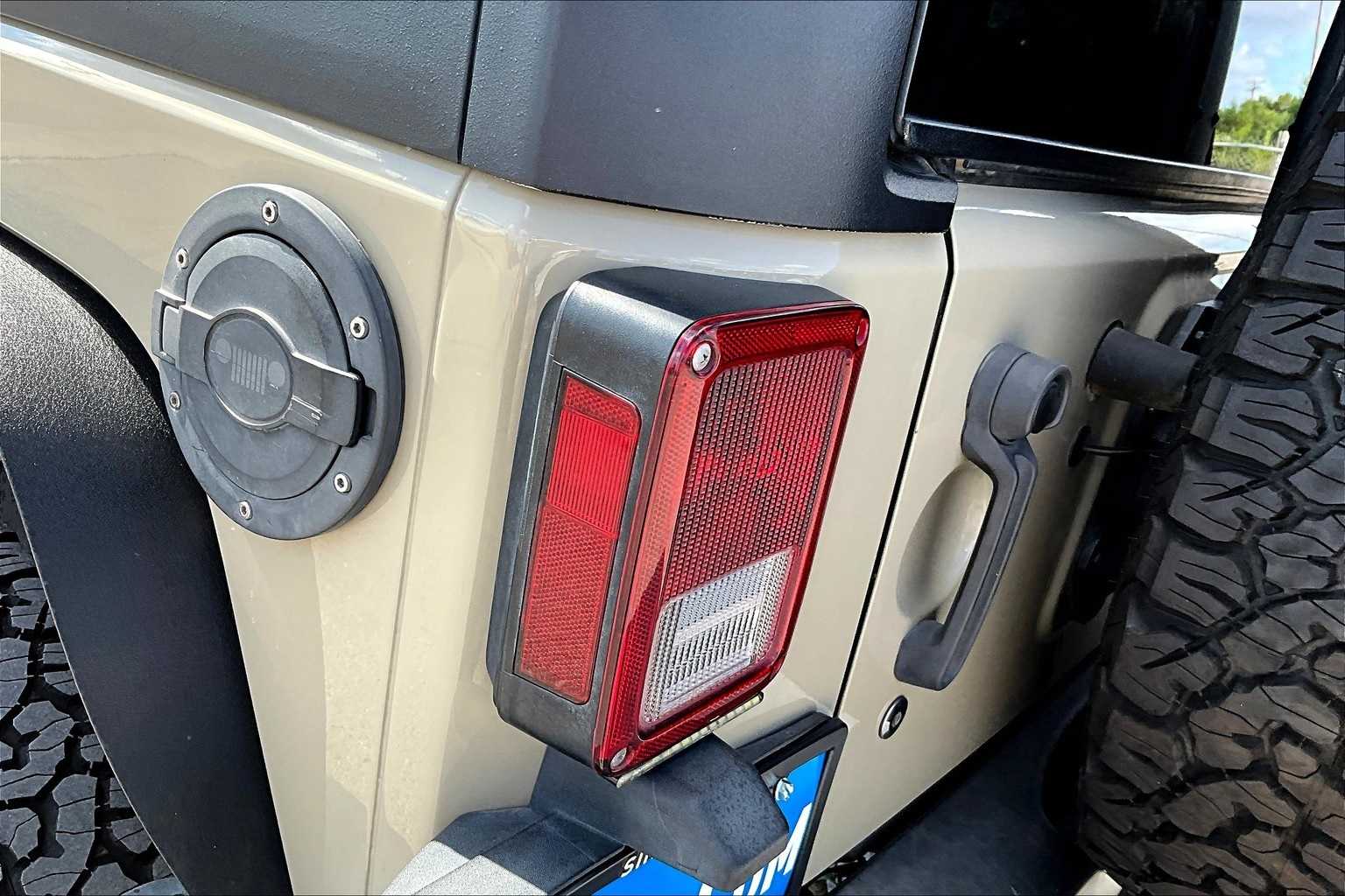 Thumbnail: 2018 Jeep Wrangler - 30