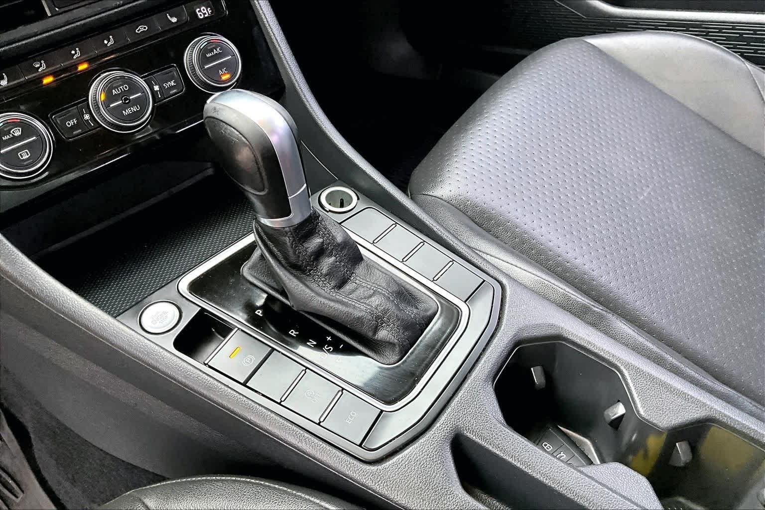 Thumbnail: 2019 Volkswagen Jetta - 15