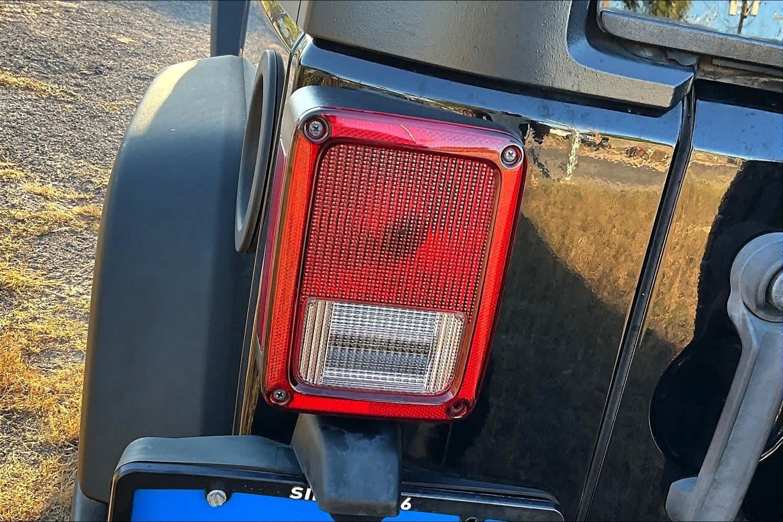 Thumbnail: 2016 Jeep Wrangler - 32