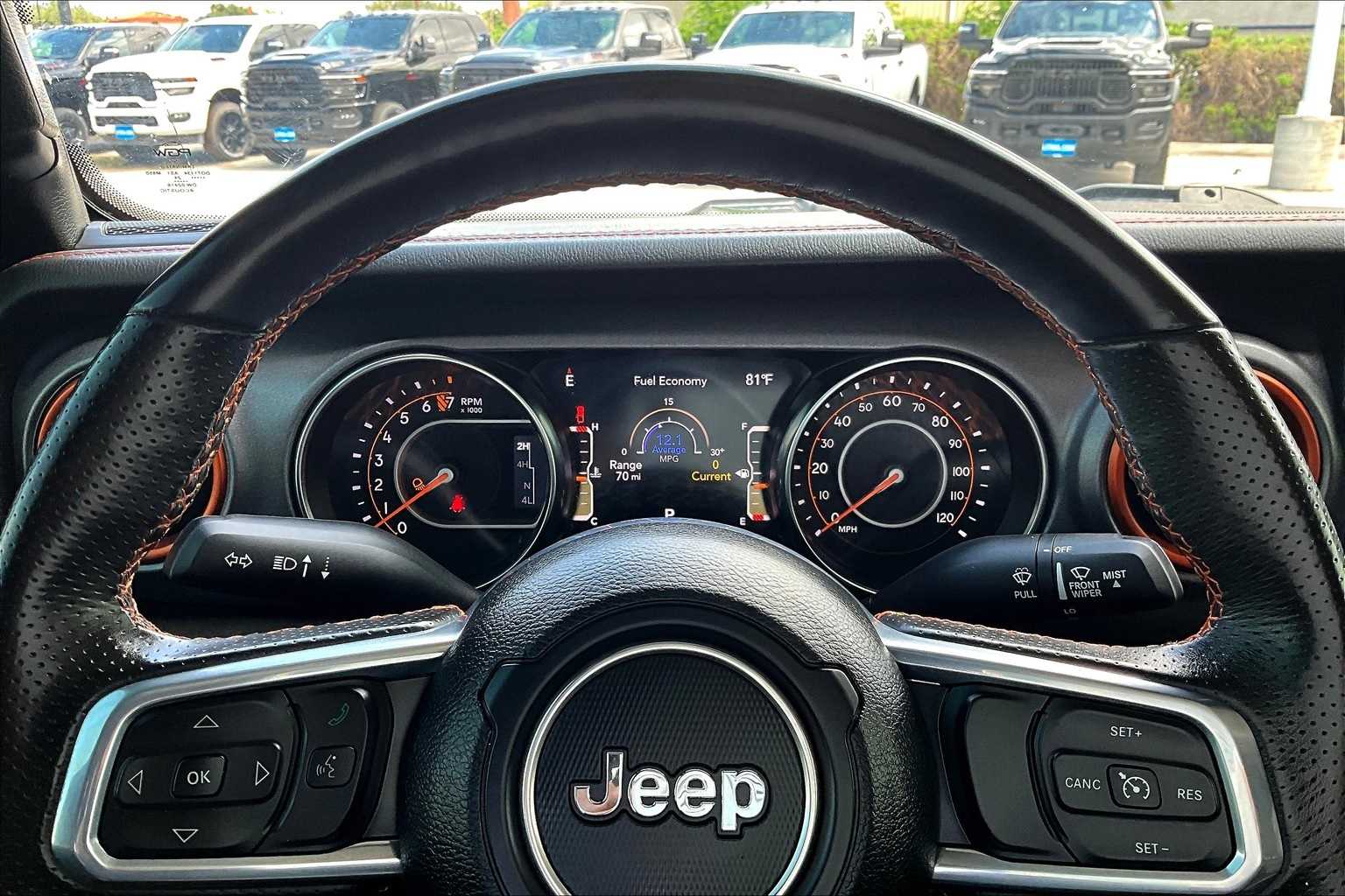 Thumbnail: 2023 Jeep Gladiator - 17