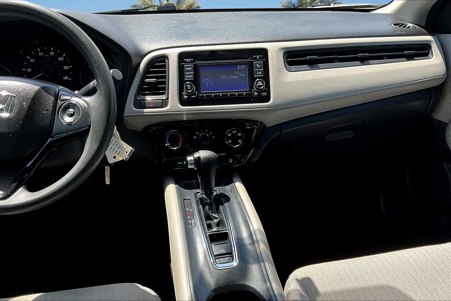 2016 Honda HR-V LX 16