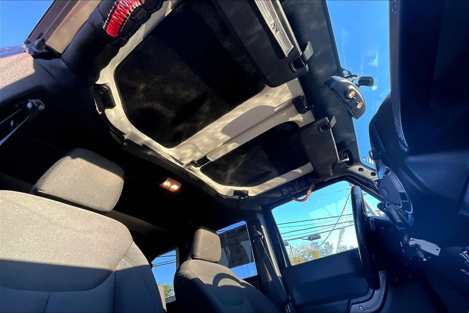 Thumbnail: 2016 Jeep Wrangler - 30