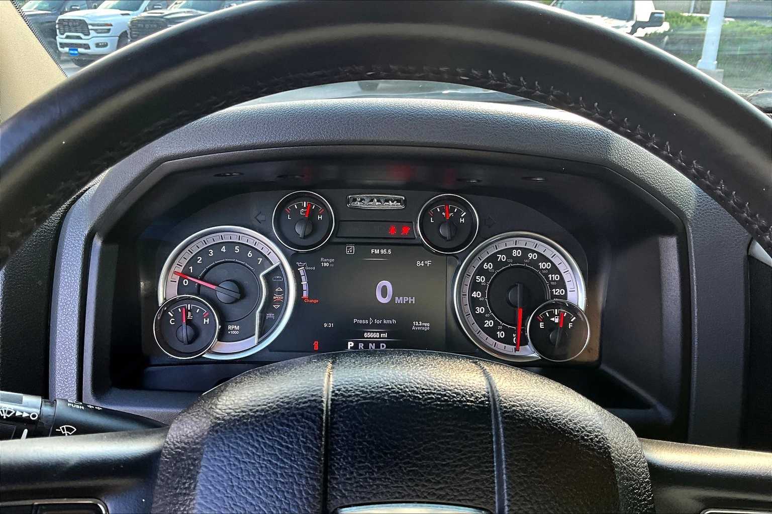 Thumbnail: 2019 RAM 1500 Classic - 17