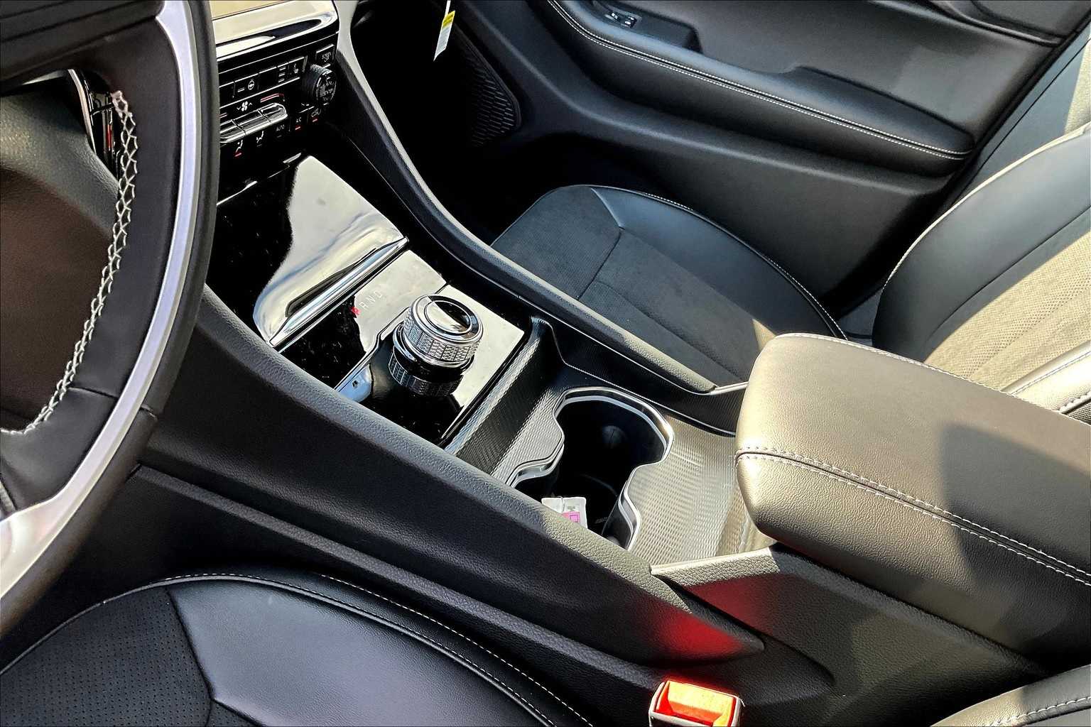 Thumbnail: 2025 Jeep Grand Cherokee - 16