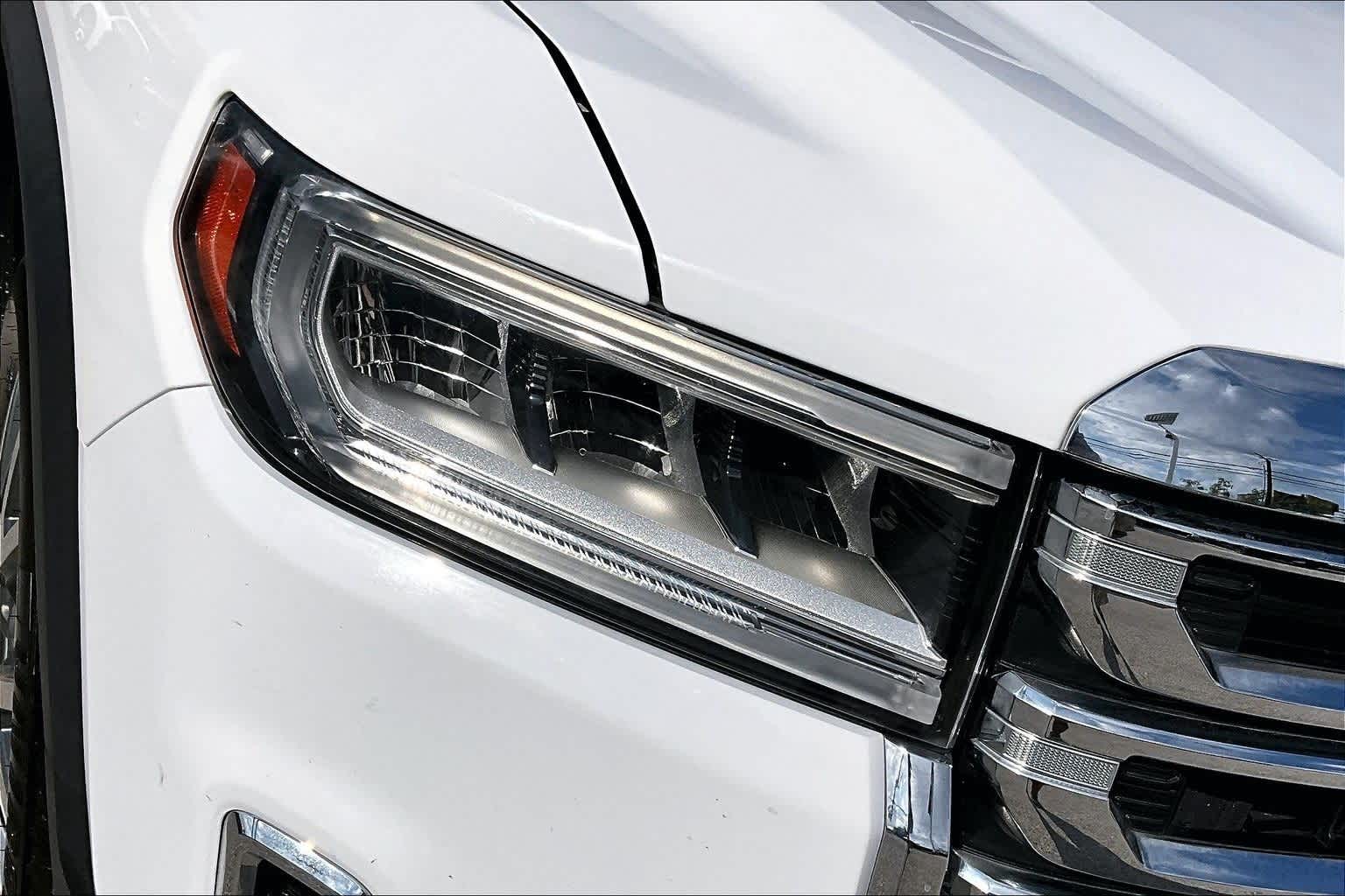 Thumbnail: 2023 GMC Acadia - 27