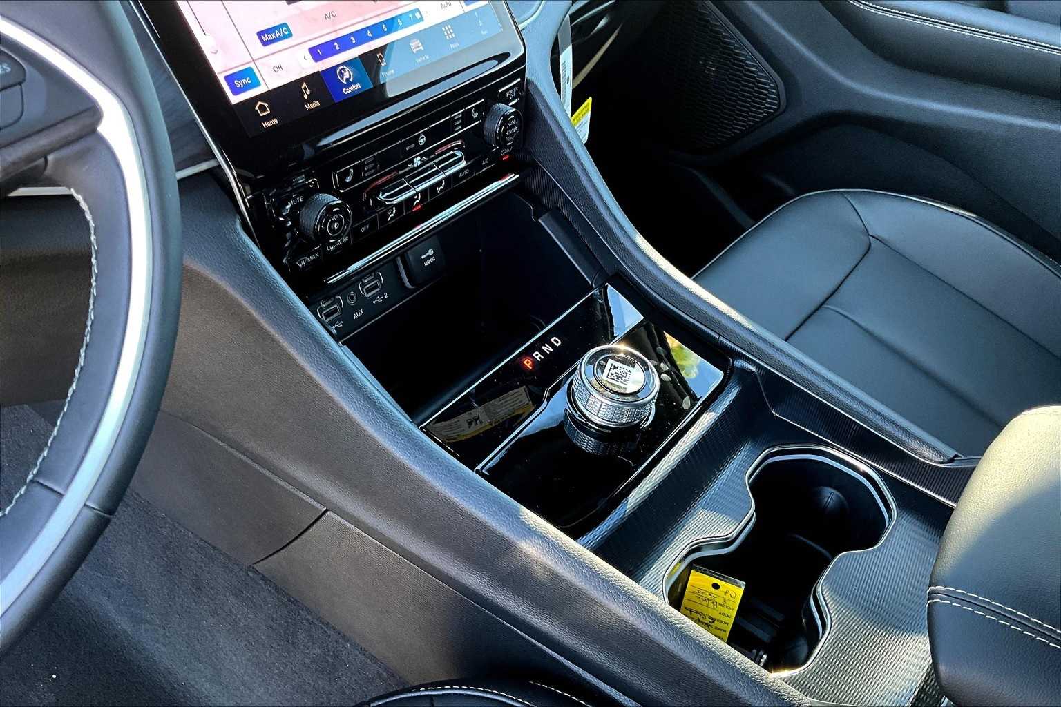 Thumbnail: 2025 Jeep Grand Cherokee - 17