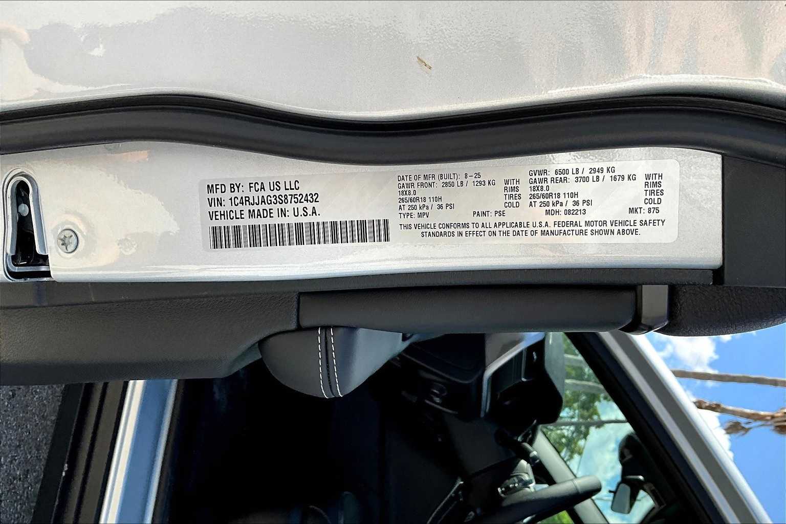 Thumbnail: 2025 Jeep Grand Cherokee - 20