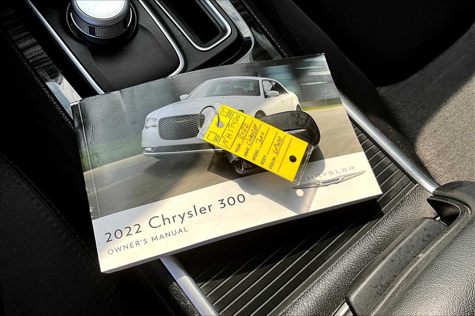 Thumbnail: 2022 Chrysler 300 - 20