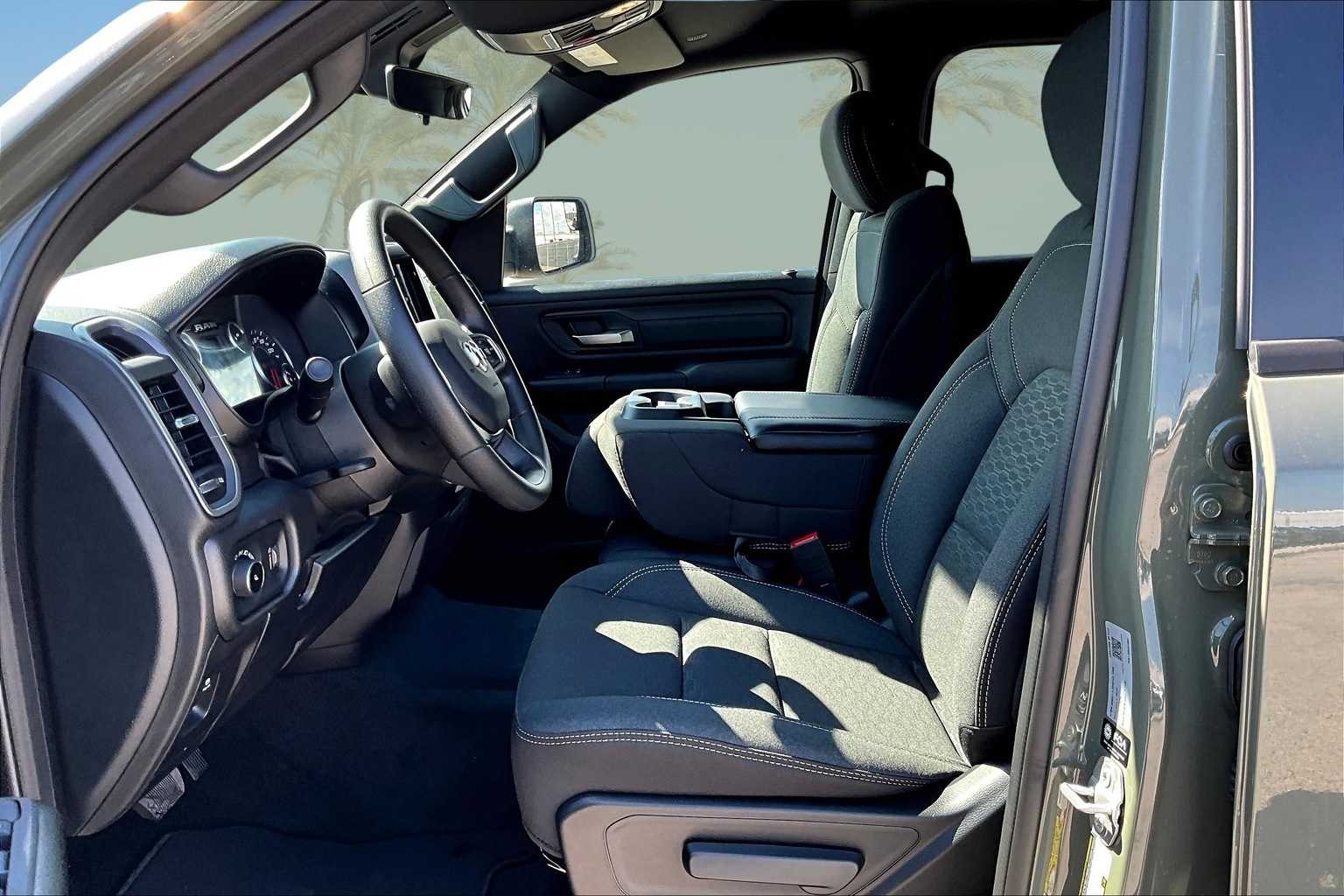 Thumbnail: 2025 RAM 1500 - 10