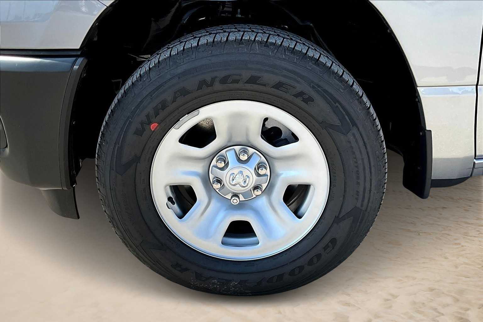 Thumbnail: 2025 RAM 1500 - 8