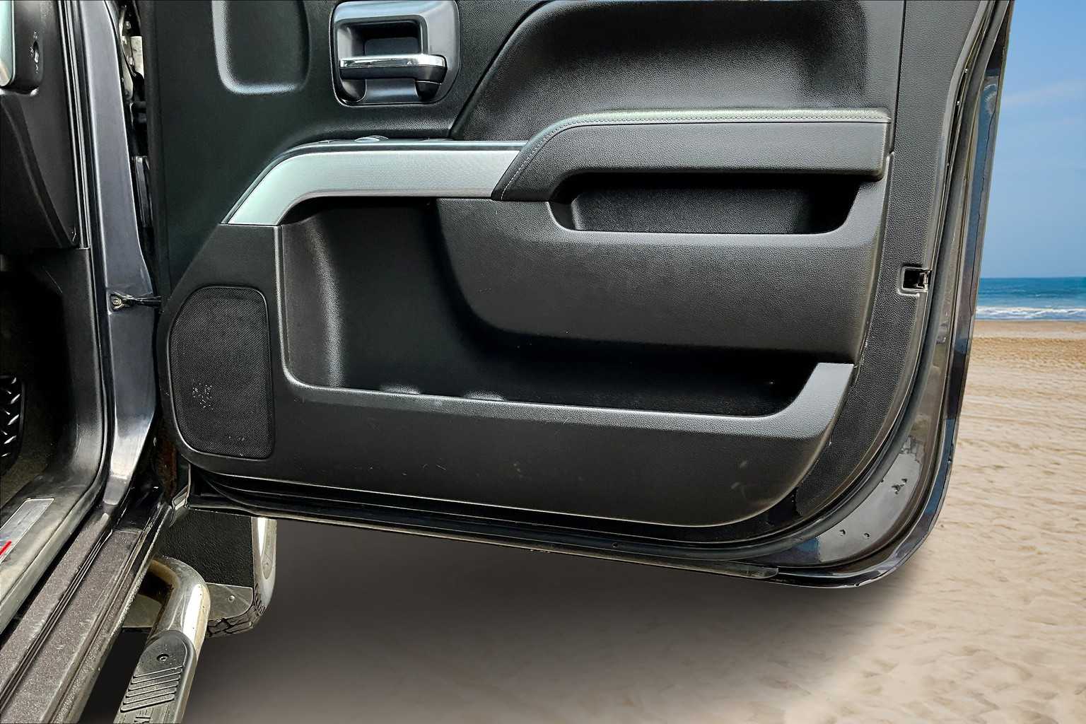 Thumbnail: 2015 Chevrolet Silverado 3500 - 25