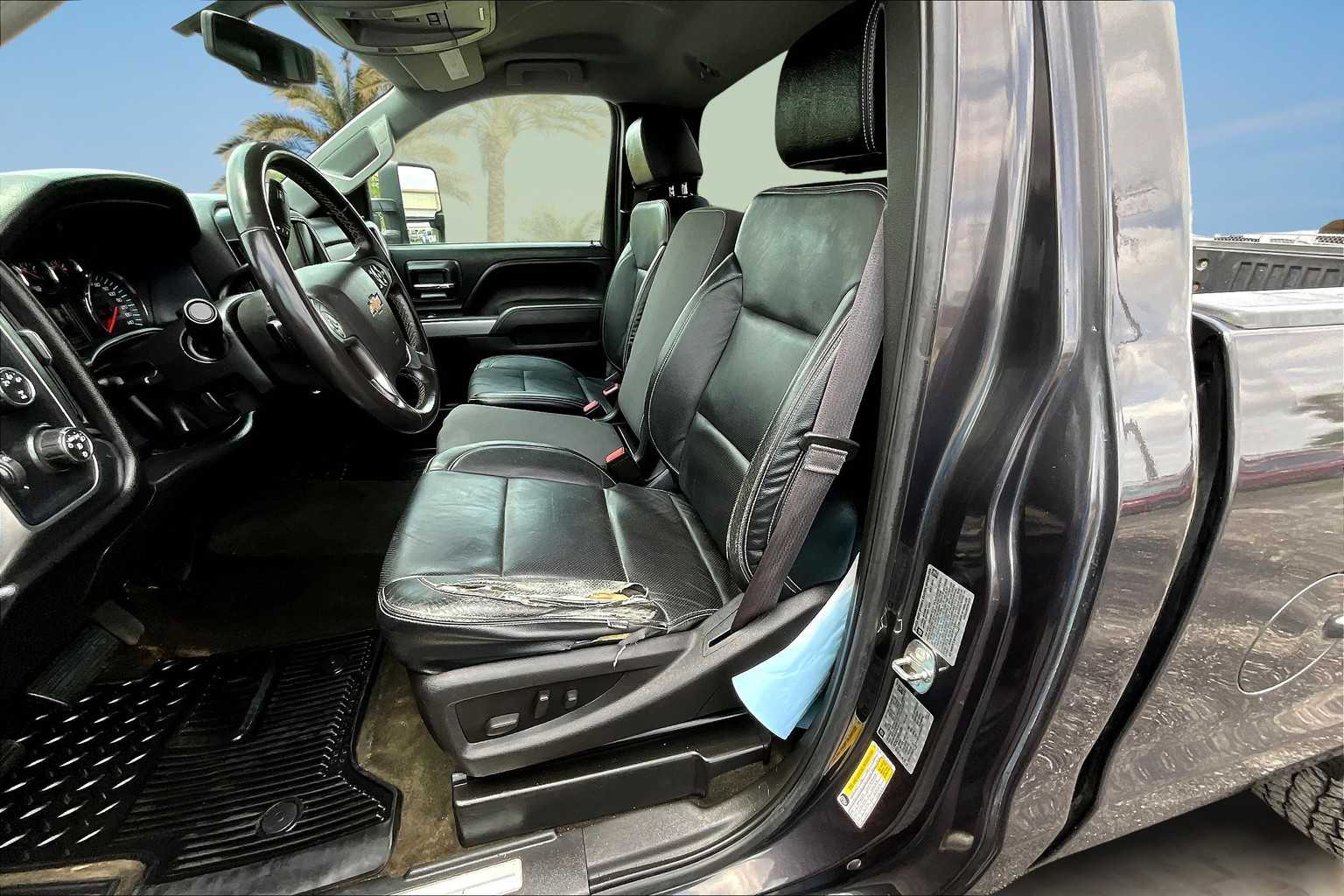 Thumbnail: 2015 Chevrolet Silverado 3500 - 27