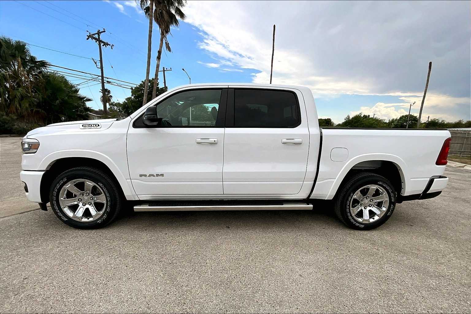 New 2026 Ram 1500 LONE STAR CREW CAB 4X2 5'7 BOX Pickup