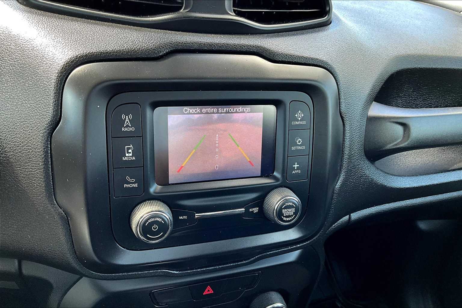 Thumbnail: 2020 Jeep Renegade - 27