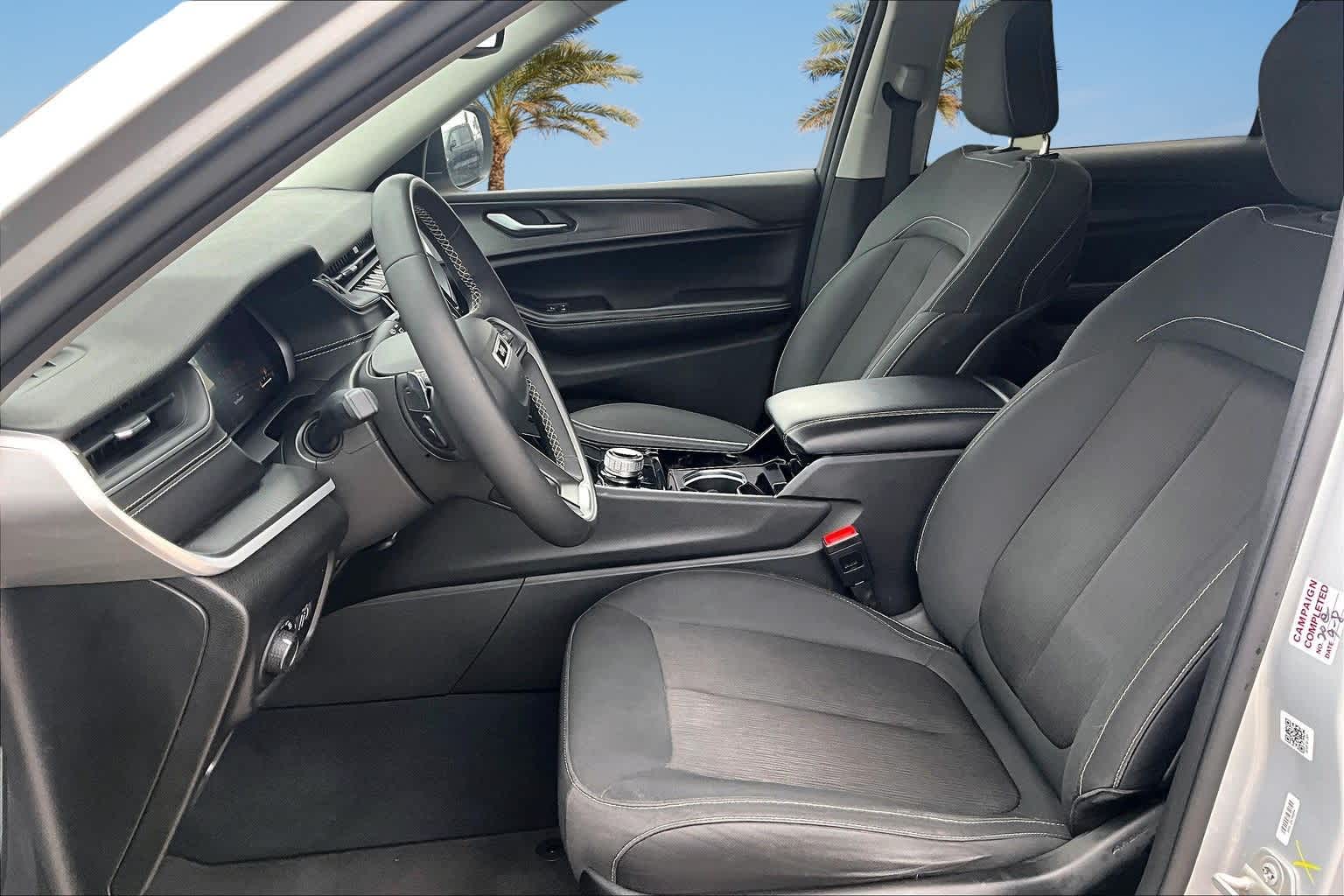 Thumbnail: 2023 Jeep Grand Cherokee - 10