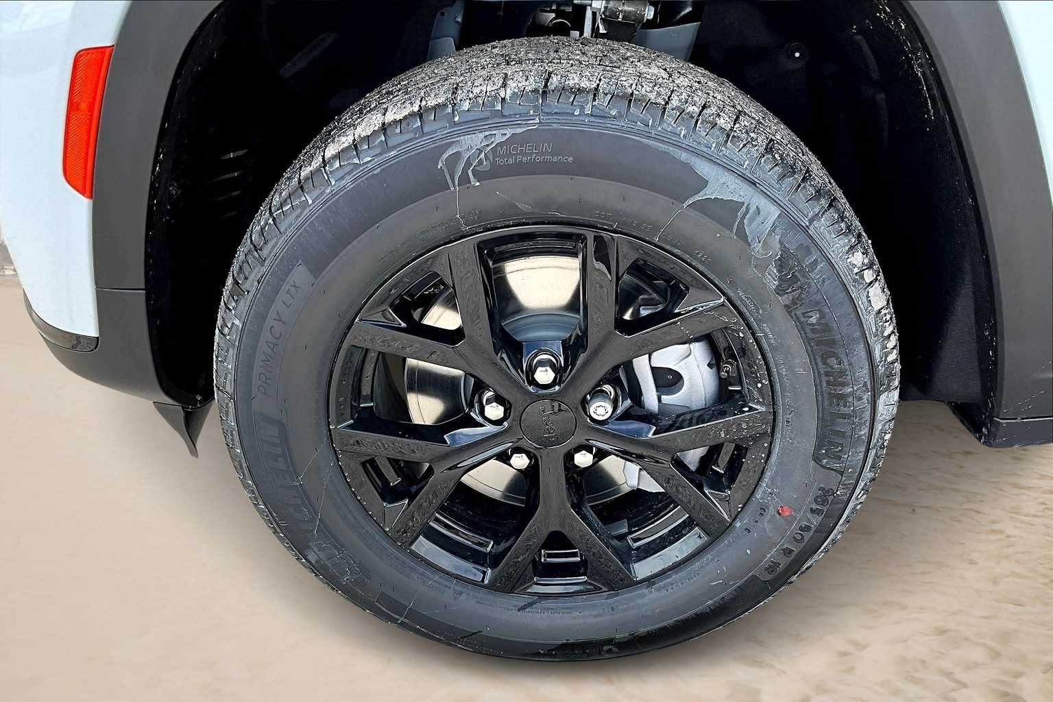 Thumbnail: 2025 Jeep Grand Cherokee - 7