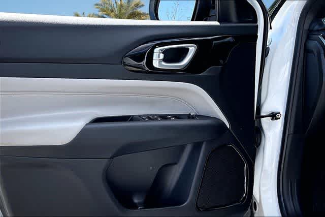 Thumbnail: 2025 Jeep Compass - 25