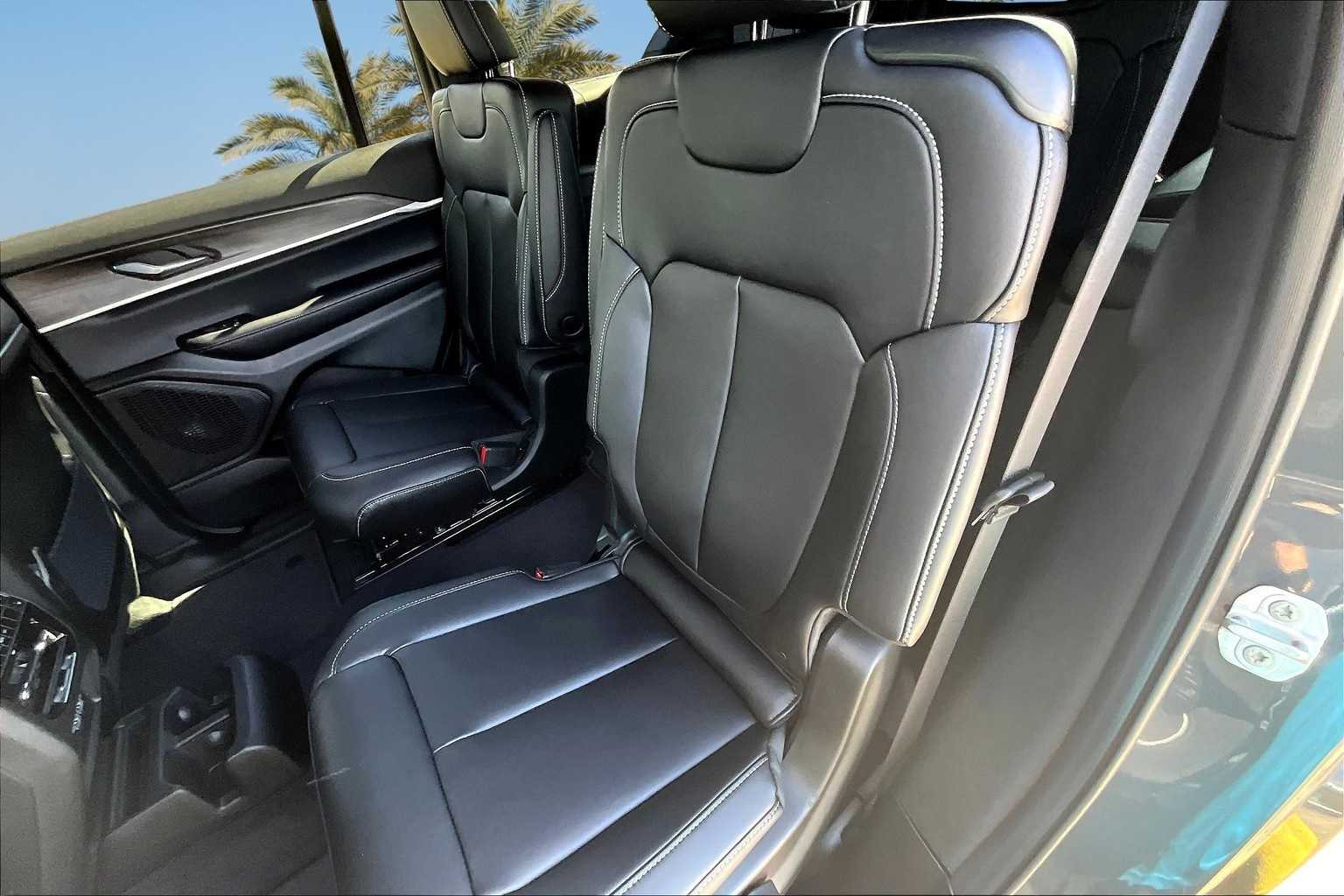 Thumbnail: 2025 Jeep Grand Cherokee - 13