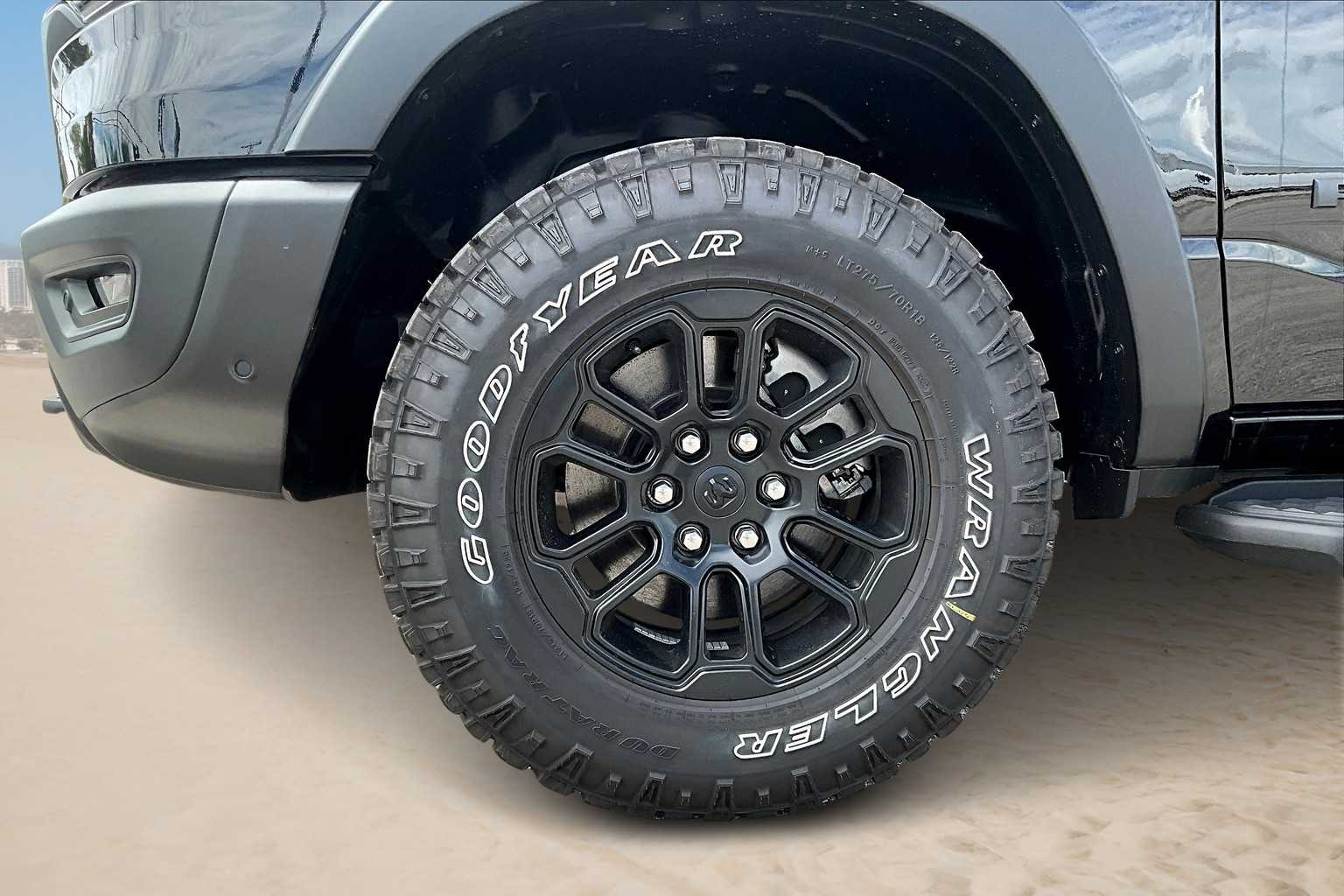 Thumbnail: 2025 RAM 1500 - 8