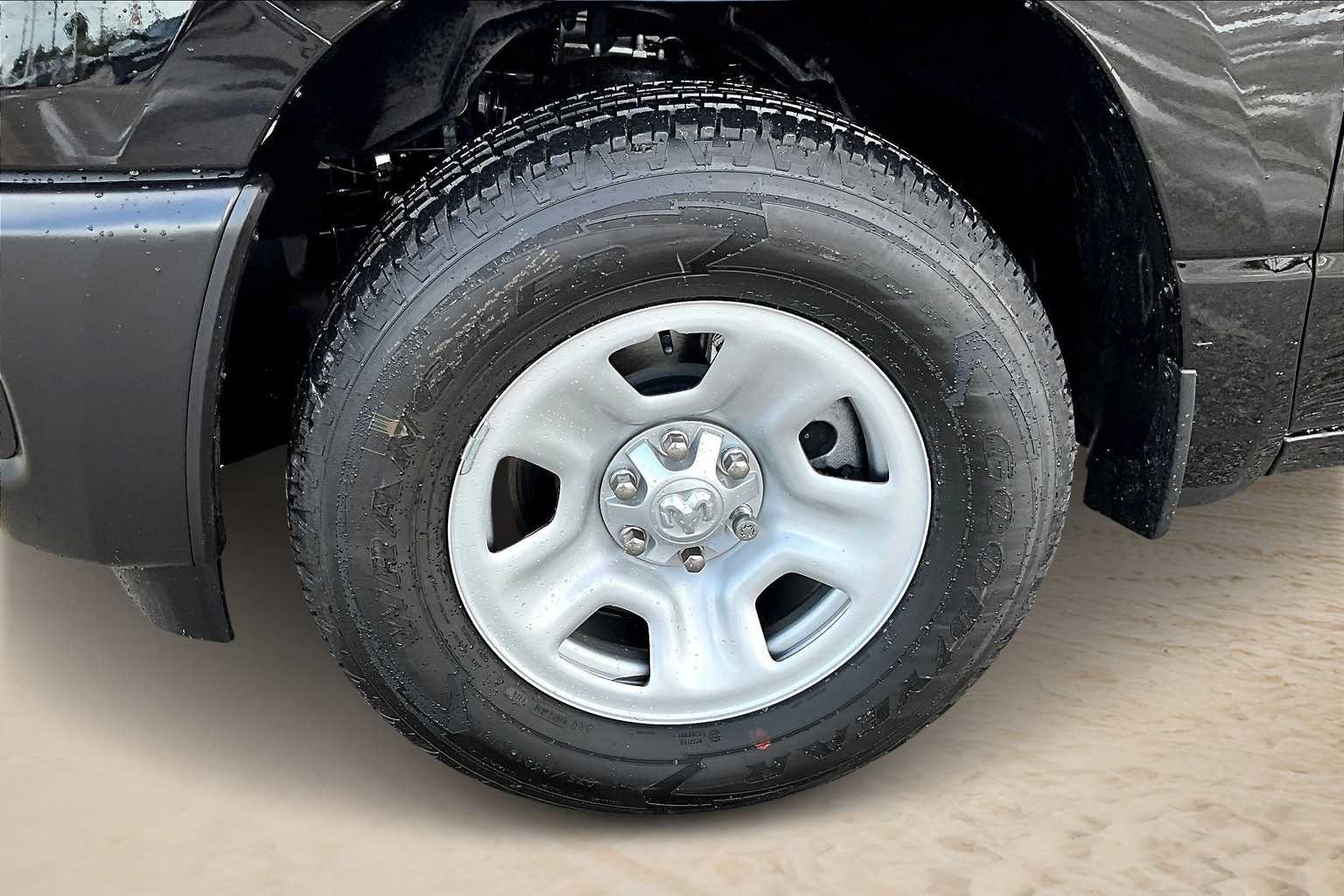 Thumbnail: 2025 RAM 1500 - 8