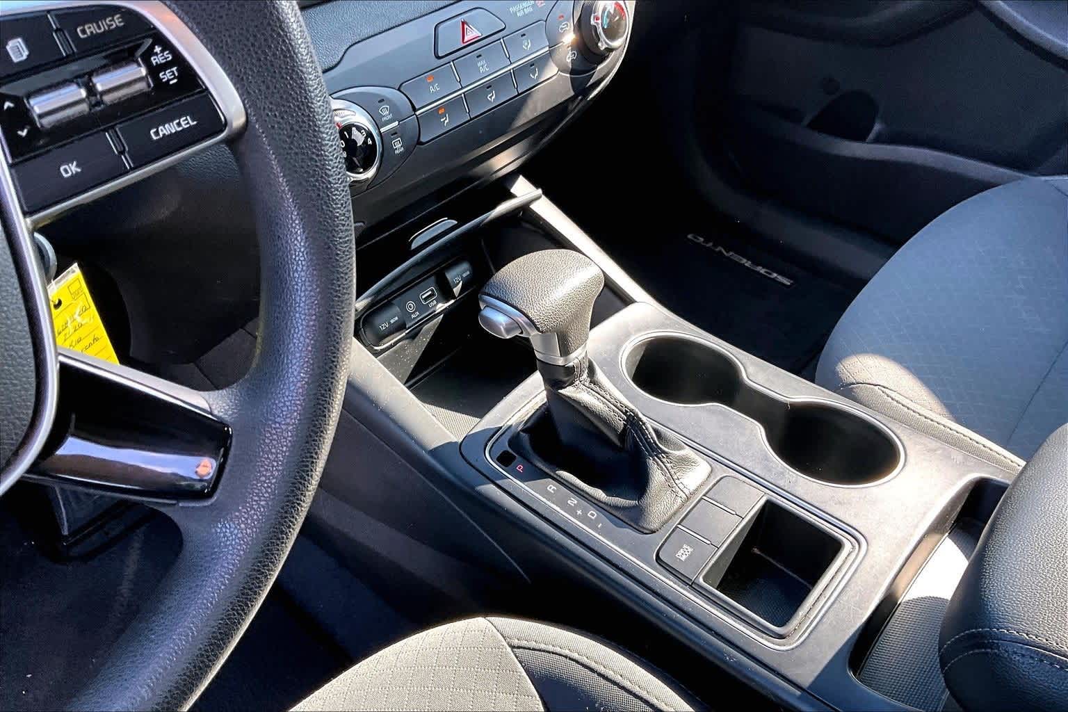 Thumbnail: 2020 Kia Sorento - 17