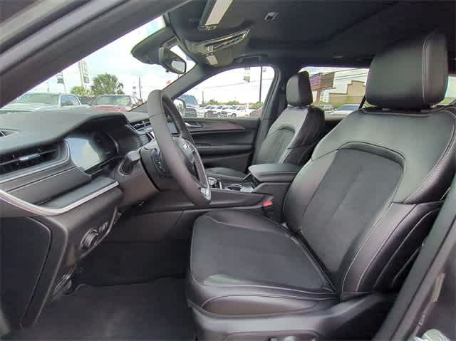Thumbnail: 2025 Jeep Grand Cherokee - 16
