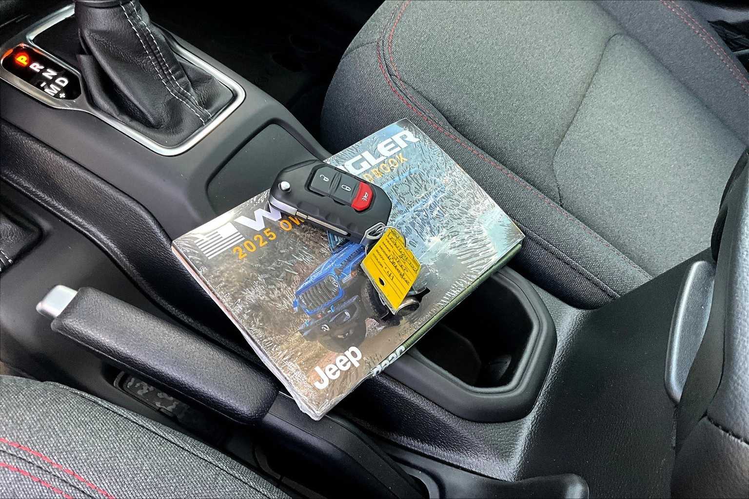 Thumbnail: 2025 Jeep Wrangler - 17