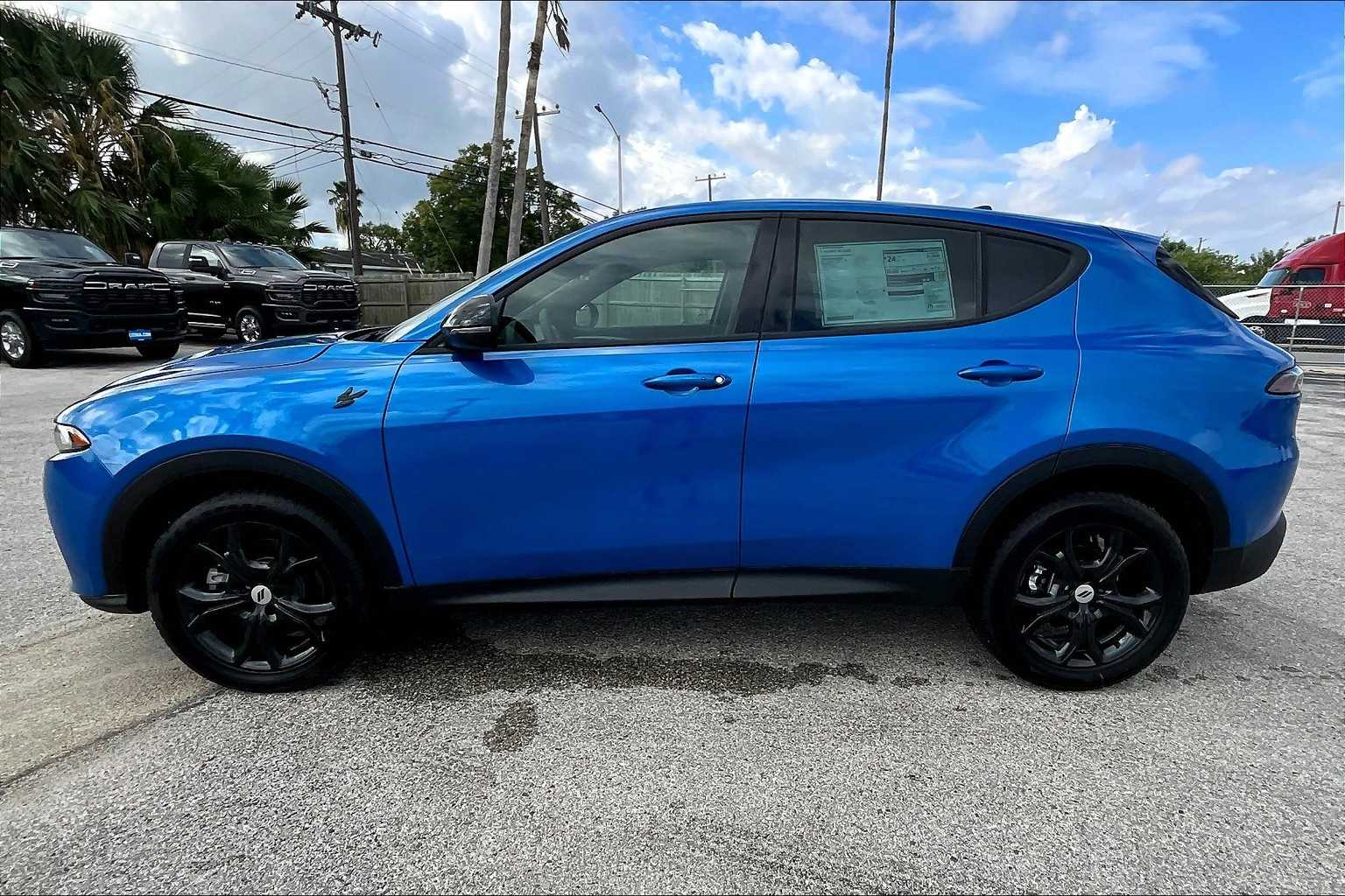 Thumbnail: 2025 Dodge Hornet - 3