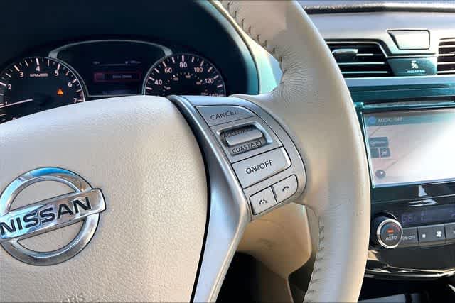 Thumbnail: 2015 Nissan Altima - 25