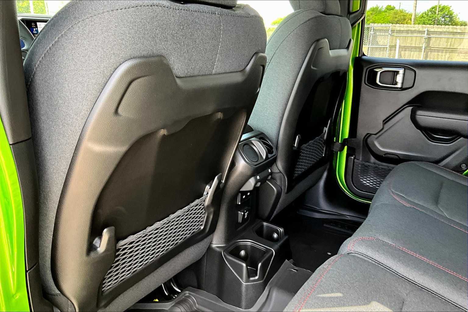 2025 Jeep Wrangler 4-Door Rubicon - Photo 12